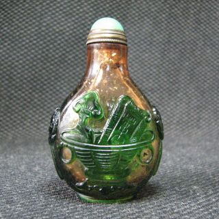Traditional Chinese Glass Carve Design Snuff Bottle