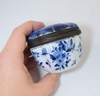 ANTIQUE DELFT TABLE SNUFF BOX  FAIENCE HINGED SIGNED TRINKET 2