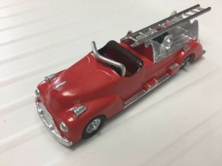 Vintage Hubley Kiddie Toy 465 Diecast Metal 7 1/2 " Fire Engine Ladder Truck Toy