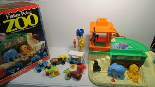 Vintage 1984 Fisher Price Little People Play Family Zoo,  916 - Complete W/ Box