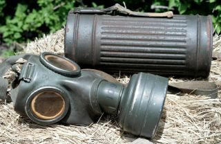 Wwii German Gas Mask & Canister