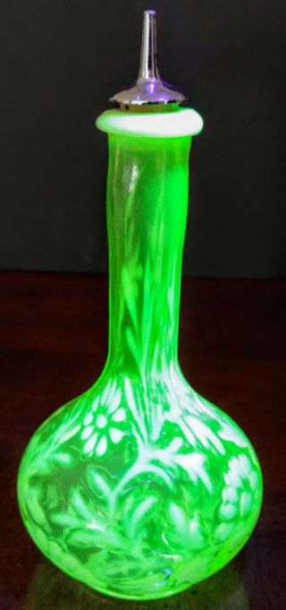Vaseline Opalescent Fenton Art Glass Fern & Daisy Vintage Barber Bottle Stopper