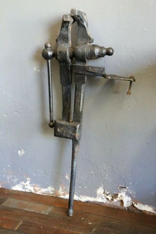Vintage Indian Chief Blacksmith,  Anvil,  Forge Post Leg Vise with 6 