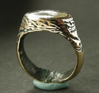 A Ancient Roman Æ Ring - Wearable - Vf