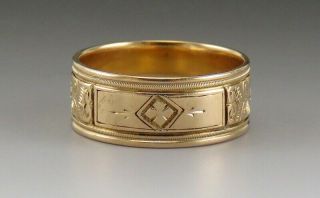Antique Victorian 18K Yellow Gold Hand Engraved Thick Band Ring Size 7.  5 2