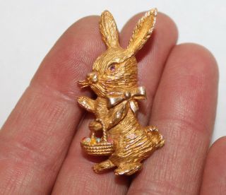 Vintage 14k Yellow Gold Easter Bunny Rabbit Pin Brooch Ruby Eye Egg Basket