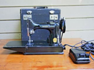 Vtg 1949 Singer Featherweight 221 Sewing Machine W/ Case And Foot Controller