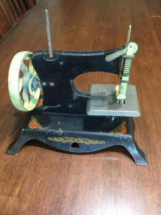Vintage 1930 Lindstrom Child`s Toy Little Miss Sewing Machine, 2