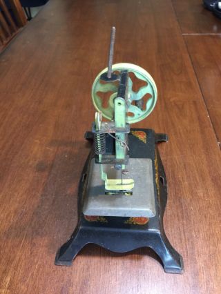 Vintage 1930 Lindstrom Child`s Toy Little Miss Sewing Machine, 4