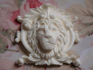 Classy French Lion And Sheild Furniture Applique Architectural Onlay