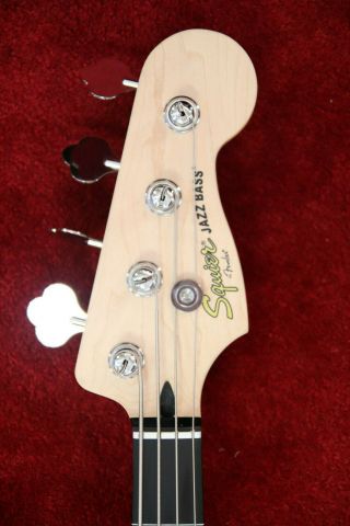 Fender Squier Vintage Modified Fretless Jazz Bass 4 - String Sunburst Single Coil 11