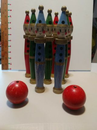 Antique Wooden 9 Pin Bowling Game Wood.  2 Balls