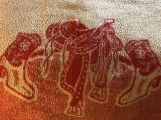 Vtg 1950 ' s Red Ivory Bed Blanket Ranch Western Cowboy Covered Wagon Rifle Brand 2