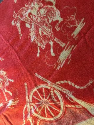 Vtg 1950 ' s Red Ivory Bed Blanket Ranch Western Cowboy Covered Wagon Rifle Brand 6