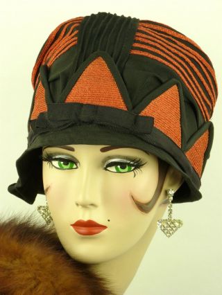 Vintage Hat 1920s Cloche,  Orig. ,  Black & Red Cubist Deco Inspired Design