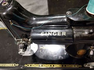 Vintage Singer Featherweight Sewing Machine 221 K with Case,  1961 3