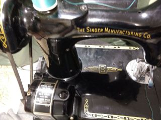 Vintage Singer Featherweight Sewing Machine 221 K with Case,  1961 7