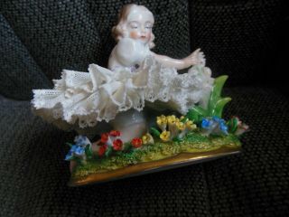 Vintage/Antique Sitzendorf Dresden Lace Figurine Girl in Flower Field 2