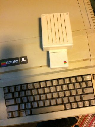 Vintage APPLE IIe Personal Computer,  Model AA110408,  A2M2010 W Many Discs 8