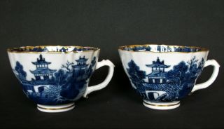 18x PIECE 18th C CHINESE EXPORT BLUE AND WHITE TEA BOWL CUP SAUCER VASE DISH A/F 5
