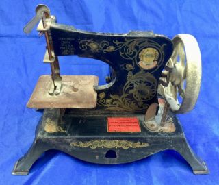 Antique Lindstrom Little Miss Electric Toy Sewing Machine / Repair