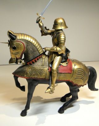 Aurora Vintage The Gold Knight Of