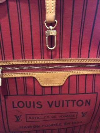 100 A Louis Vuitton Neverfull MM Monogram Handbag Tote With Red Interior 7