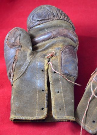 GERMAN WWII GERMAN YOUNG ORGANIZATION LEATHER BOXING GLOVES RARE WAR RELIC 4