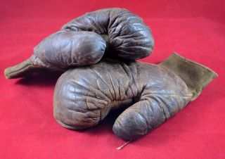 GERMAN WWII GERMAN YOUNG ORGANIZATION LEATHER BOXING GLOVES RARE WAR RELIC 5