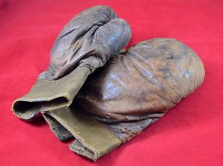 GERMAN WWII GERMAN YOUNG ORGANIZATION LEATHER BOXING GLOVES RARE WAR RELIC 6