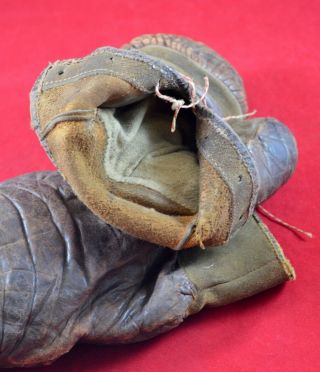 GERMAN WWII GERMAN YOUNG ORGANIZATION LEATHER BOXING GLOVES RARE WAR RELIC 7