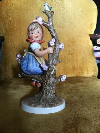 Goebel Hummel Rare Vintage 1968 Apple Tree Girl With Bluebird 141/v Tmk 5