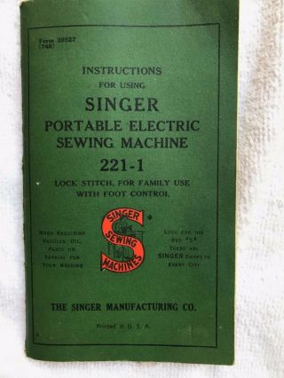 Vintage 1947s SINGER FEATHERWEIGHT Model 221=1 Portable SEWING MACHINE - - 2