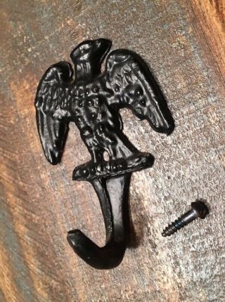 Vintage Cast Iron Eagle Small Hook 2.  5” Tall Wrought Iron Art