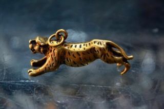 Collectible Chinese Old Antique Brass Handwork Hunting Leopard Rare Pendant 2