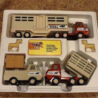 1978 Vintage Tonka Toy Horse Farm Set / 1017