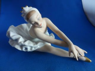 Porcelain Wallendorf 1764 German Art Deco Figurine Of A Ballerina Stretching 5