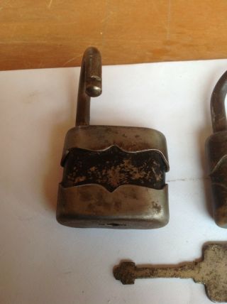 2 VINTAGE METAL LOCK G&J Products USA PADLOCK WITH KEY Collectible Hardware 2