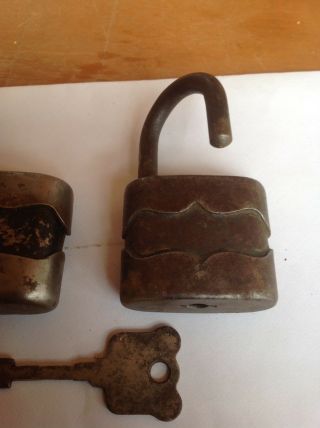 2 VINTAGE METAL LOCK G&J Products USA PADLOCK WITH KEY Collectible Hardware 3