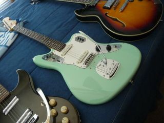 Squire Jaguar Surf Green Guitar By Fender - Vintage