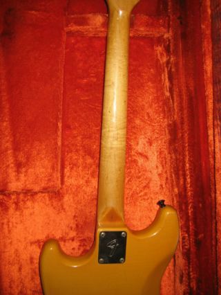 Vintage 1977 Fender Mustang Guitar with Classic Fender Hardshell Case 5