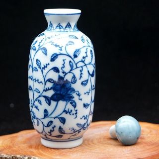 Chinese Collectible Blue And White Porcelain Handwork Flower Leaf Snuff Bottle