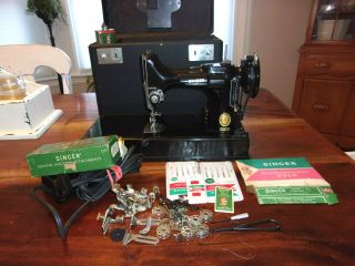 Vintage Singer Featherweight Sewing Machine 221 - 1952 With Case