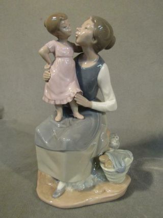Vintage 10 " Porcelain Lladro Nao Mother & Child On Lap 1980