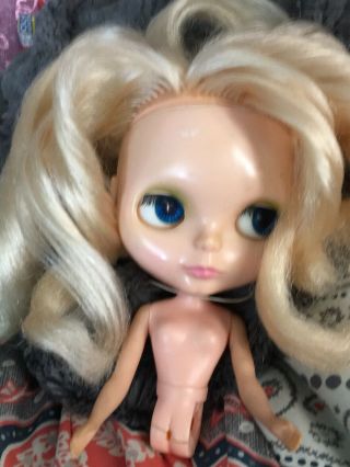 Vintage Kenner Blythe Doll 1972 With Blond Hair,  4 Eye Colors