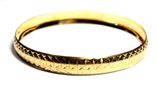 Vintage MALTESE.  750 18ct YELLOW GOLD Diamond Cut Bangle / Bracelet,  8.  53g - W34 4