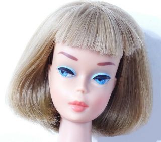 Htf Spectacular Vintage Long Hair Medium Color Blonde American Girl Barbie Doll
