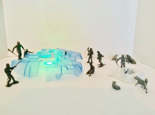 Marx Compatible Play - Set The Thing From Another World Crash Site 54 Mm