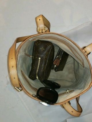 Authentic vintage Louis Vuitton Bucket tote GM.  Monogram date code SP0928 5