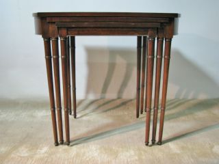 Vintage Set of Three High - End Mahogany Nesting Tables by Baker Furniture 6